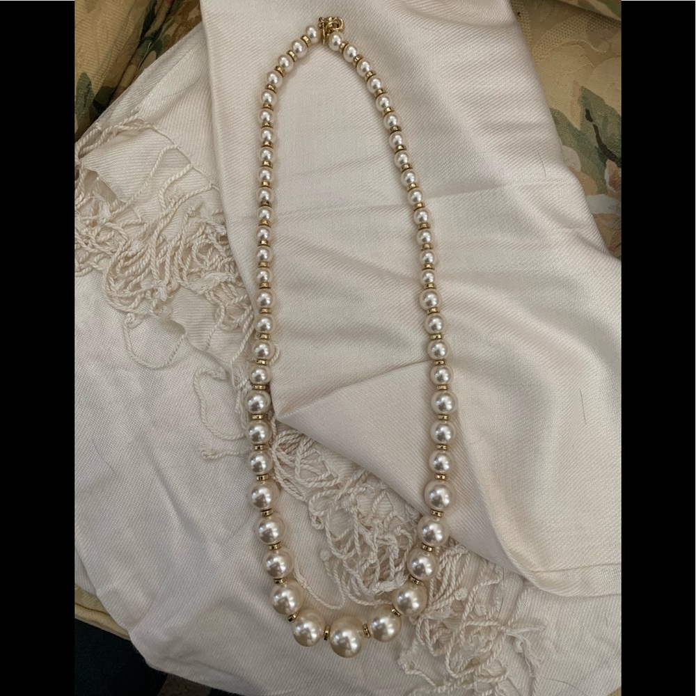 Isaac Mizrahi simulated pearl necklace